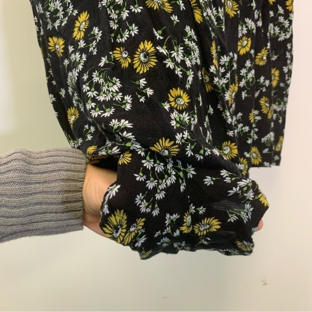 Free People Jinx Black Floral Romper Cutout and Tie Front size 6 - Picture 9 of 10